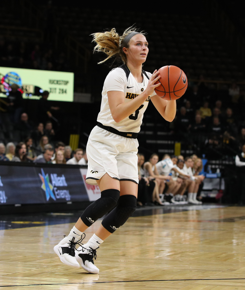 Iowa Hawkeyes guard Makenzie Meyer (3) against the Wisconsin Badgers Monday, January 7, 2019 at Carver-Hawkeye Arena. (Brian Ray/hawkeyesports.com)