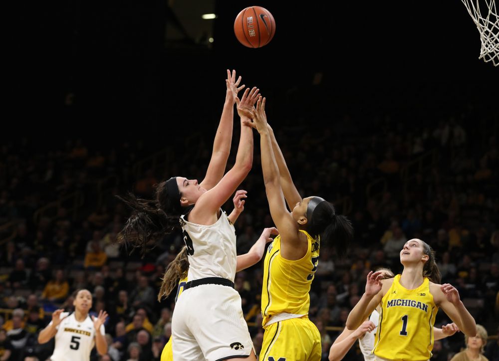 Iowa Hawkeyes forward Megan Gustafson (10) against the Michigan Wolverines Thursday, January 17, 2019 at Carver-Hawkeye Arena. (Brian Ray/hawkeyesports.com)