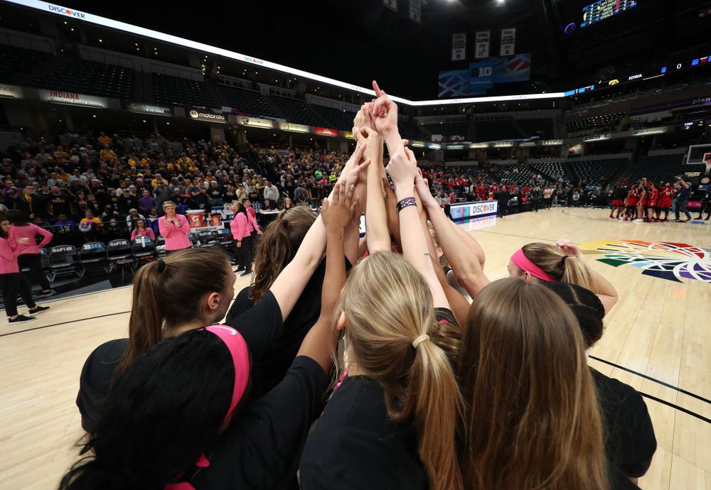 The Iowa Hawkeyes against the Rutgers Scarlet Knights in the semi-finals of the Big Ten Tournament Saturday, March 9, 2019 at Bankers Life Fieldhouse in Indianapolis, Ind. (Brian Ray/hawkeyesports.com)