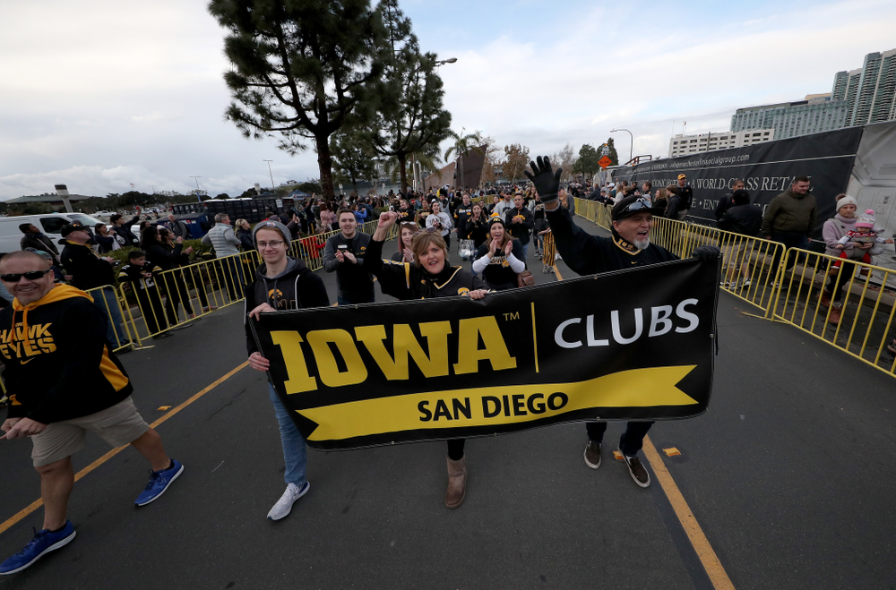 The San Diego Iowa Club marches in the Holiday Bowl Parade Thursday, December 26, 2019 in San Diego. (Brian Ray/hawkeyesports.com)