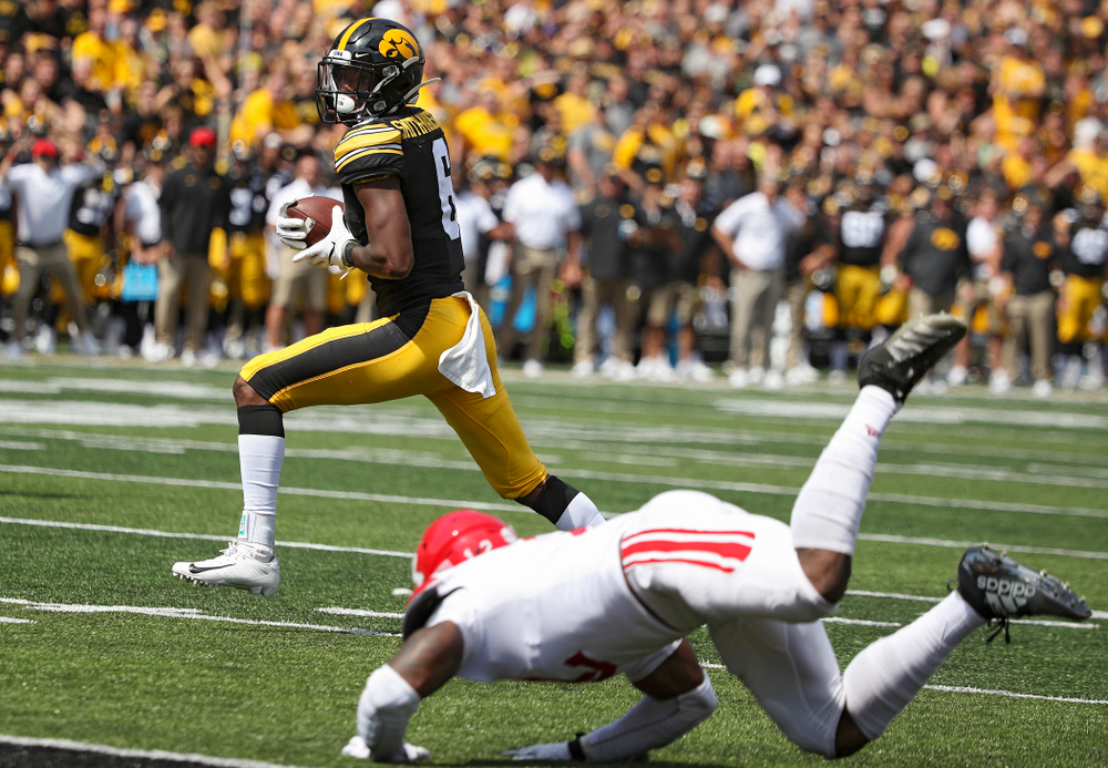 Iowa Hawkeyes wide receiver Ihmir Smith-Marsette (6) pulls in a 23-yard touchdown reception during the third quarter of their Big Ten Conference football game at Kinnick Stadium in Iowa City on Saturday, Sep 7, 2019. (Stephen Mally/hawkeyesports.com)