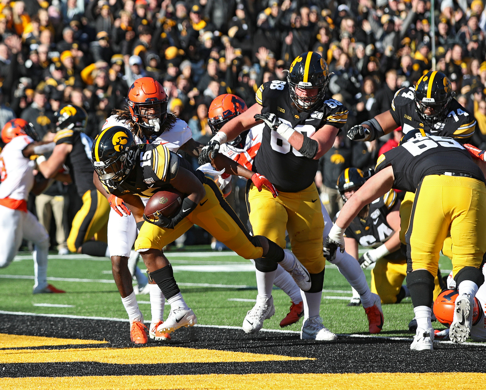 Fball Iowa Vs Illinois Page 7438 University Of Iowa Athletics