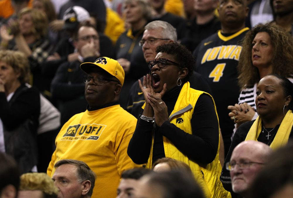 Fans cheer on the Iowa Hawkeyes against the Tennessee Volunteers in the second round of the 2019 NCAA Men's Basketball Tournament Sunday, March 24, 2019 at Nationwide Arena in Columbus, Ohio. (Brian Ray/hawkeyesports.com)