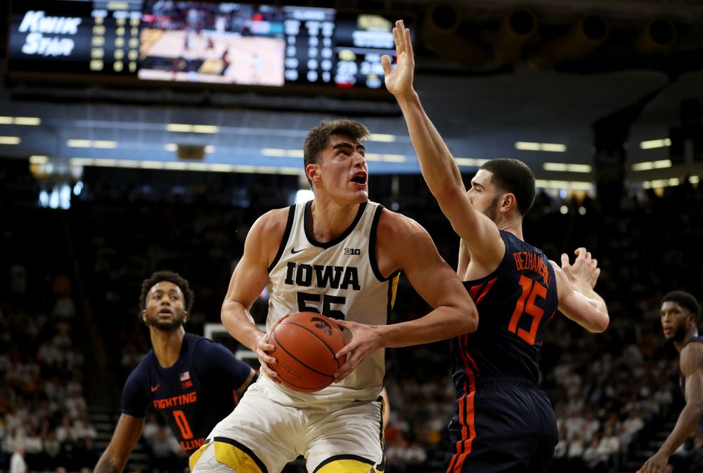 Iowa Hawkeyes forward Luka Garza (55) against the Illinois Fighting Illini Sunday, February 2, 2020 at Carver-Hawkeye Arena. (Brian Ray/hawkeyesports.com)