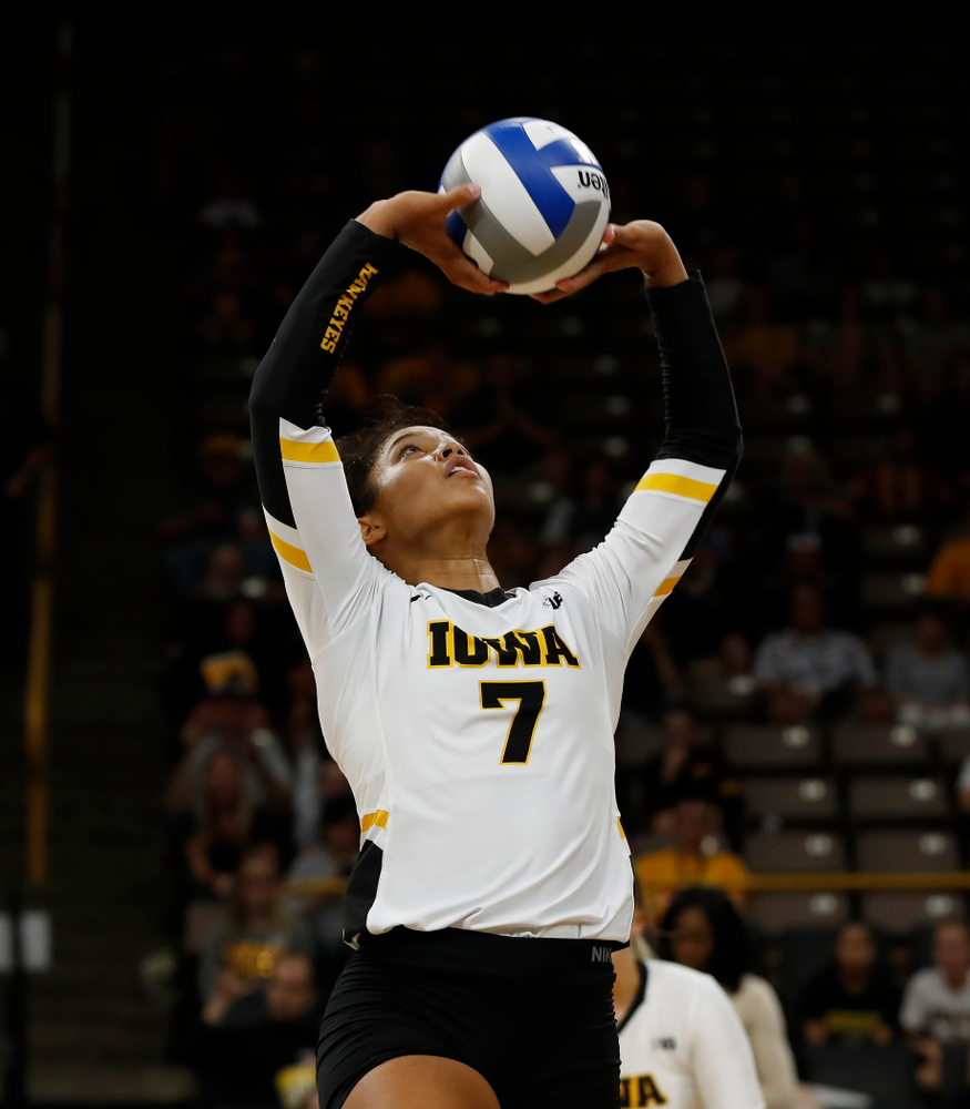 Iowa Hawkeyes setter Gabrielle Orr (7) against Eastern Illinois Sunday, September 9, 2018 at Carver-Hawkeye Arena. (Brian Ray/hawkeyesports.com)