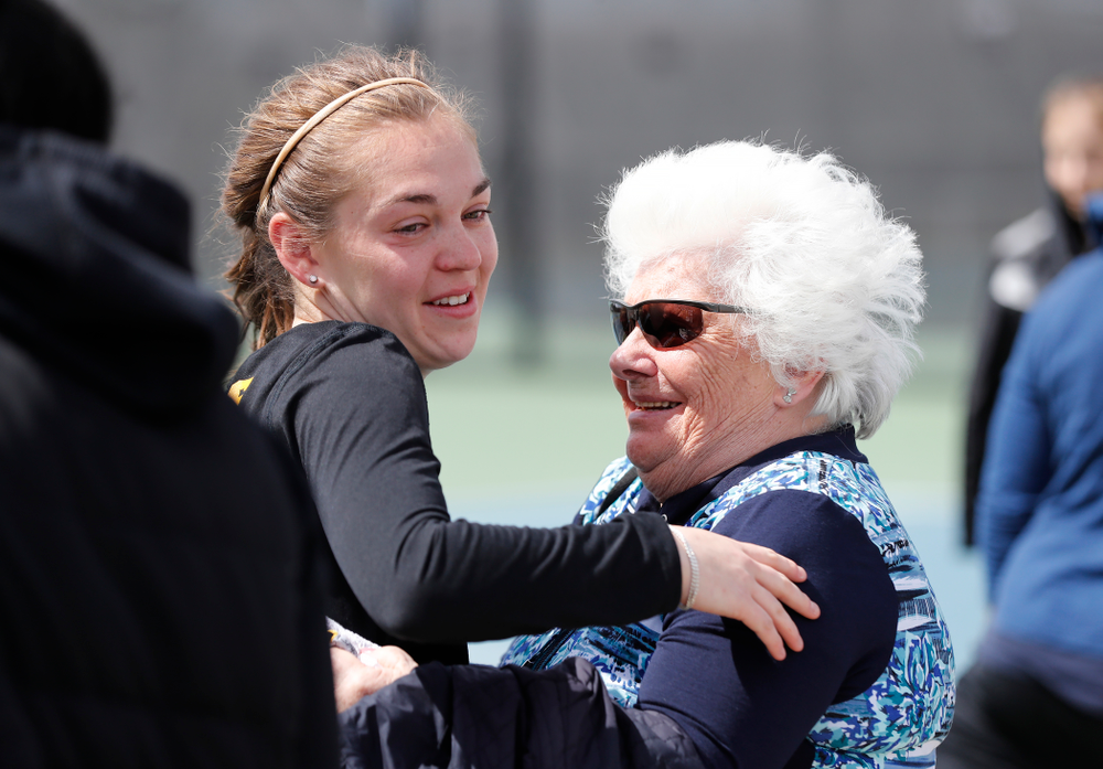 Iowa's Zoe Douglas against the Wisconsin Badgers Sunday, April 22, 2018 at the Hawkeye Tennis and Recreation Center. (Brian Ray/hawkeyesports.com)