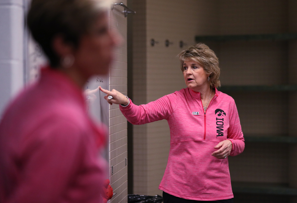 Iowa Hawkeyes head coach Lisa Bluder against the Rutgers Scarlet Knights in the semi-finals of the Big Ten Tournament Saturday, March 9, 2019 at Bankers Life Fieldhouse in Indianapolis, Ind. (Brian Ray/hawkeyesports.com)