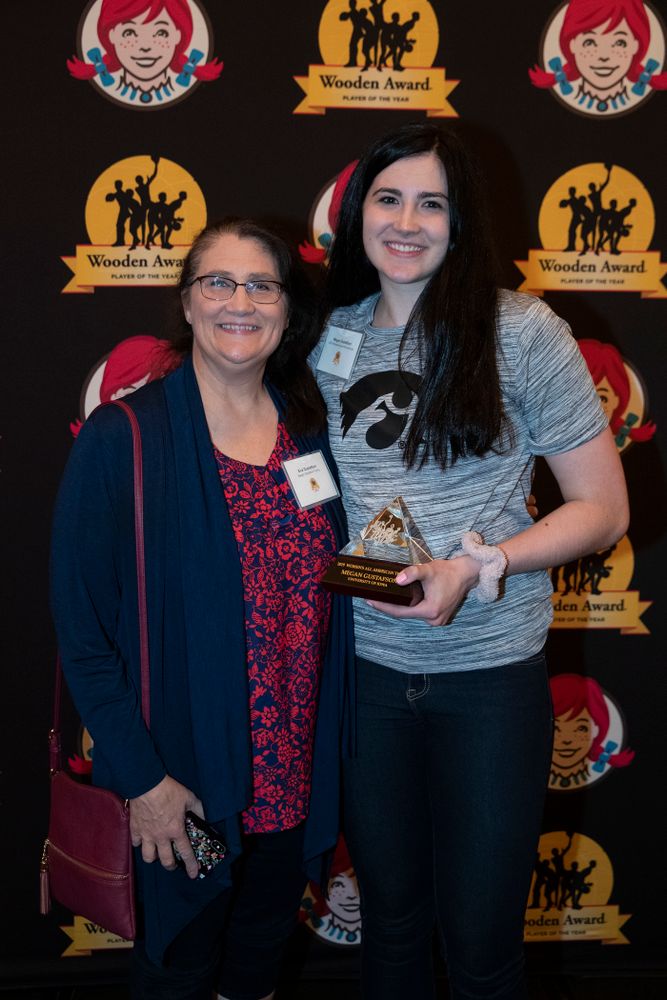 Iowa Hawkeyes forward Megan Gustafson (10) with her mother Eva during the Wooden Award DukeÕs Dinner Thursday, April 11, 2019 at the LA Athletic Club. (Brian Ray/hawkeyesports.com)