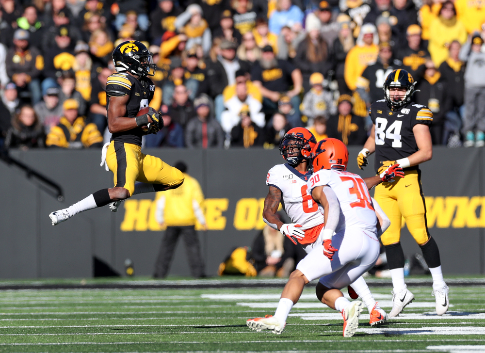 Iowa Hawkeyes wide receiver Ihmir Smith-Marsette (6) against the Illinois Fighting Illini Saturday, November 23, 2019 at Kinnick Stadium. (Brian Ray/hawkeyesports.com)