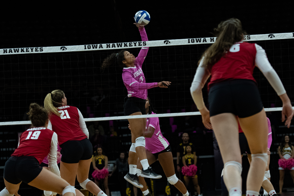 Iowa Hawkeyes setter Gabrielle Orr (7) against the Wisconsin Badgers Saturday, October 6, 2018 at Carver-Hawkeye Arena. (Clem Messerli/Iowa Sports Pictures)
