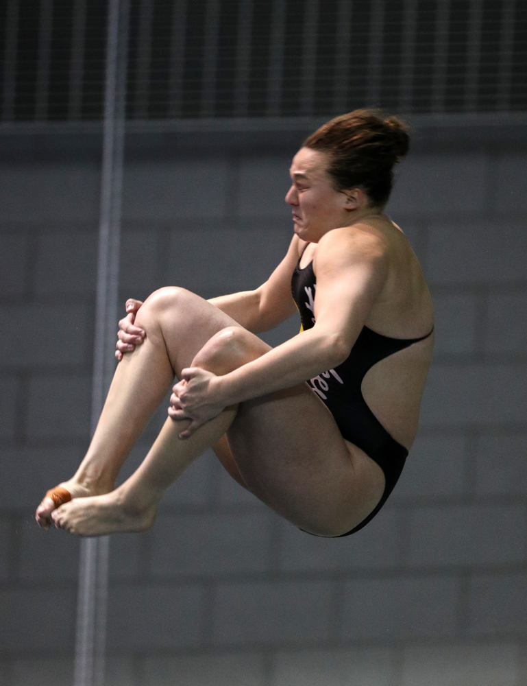 Iowa's Jacintha Thomas competes on the 3-meter springboard against the Iowa State Cyclones in the Iowa Corn Cy-Hawk Series Friday, December 7, 2018 at at the Campus Recreation and Wellness Center. (Brian Ray/hawkeyesports.com)