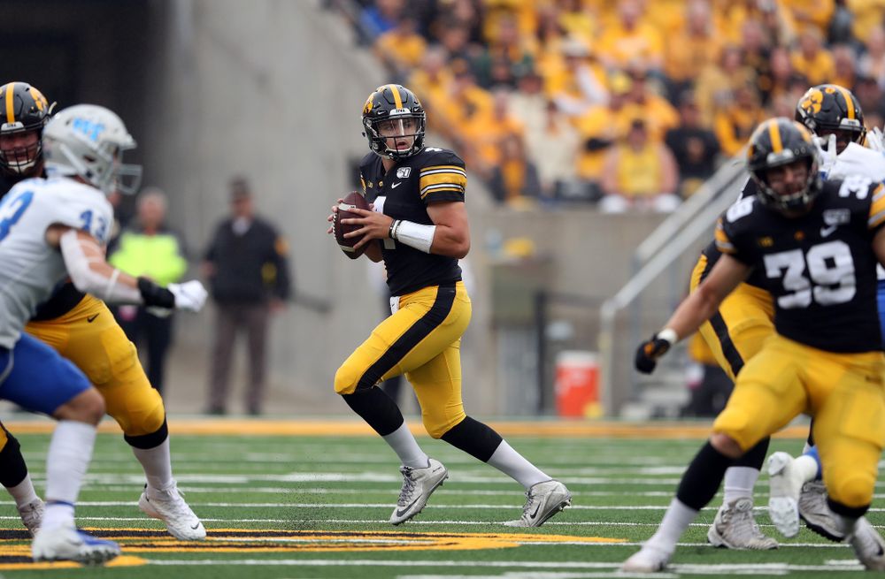Iowa Hawkeyes quarterback Nate Stanley (4) against Middle Tennessee State Saturday, September 28, 2019 at Kinnick Stadium. (Brian Ray/hawkeyesports.com)