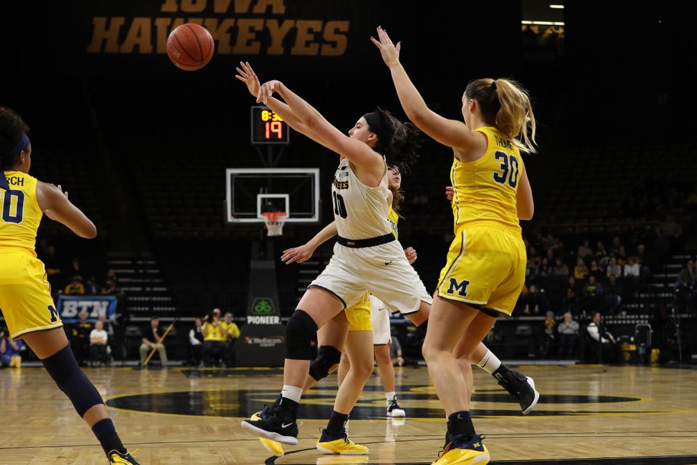 Iowa Hawkeyes forward Megan Gustafson (10) against the Michigan Wolverines Thursday, January 17, 2019 at Carver-Hawkeye Arena. (Brian Ray/hawkeyesports.com)