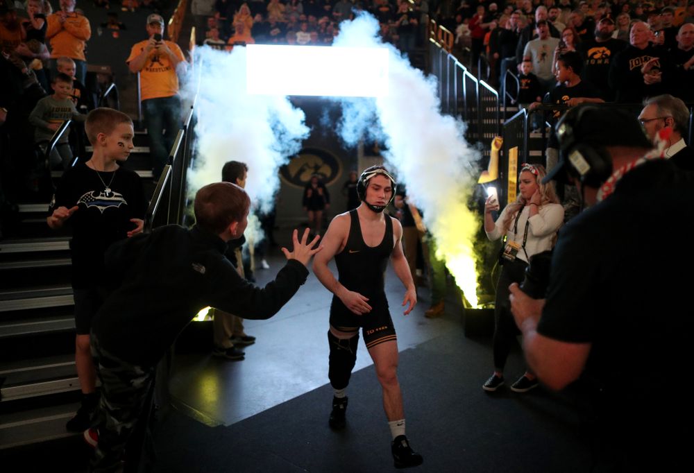 Iowa’s Spencer Lee wrestles Nebraska’s Alex Thomsen at 125 pounds Saturday, January 18, 2020 at Carver-Hawkeye Arena. Lee won the match with an 18-0 technical fall. (Brian Ray/hawkeyesports.com)