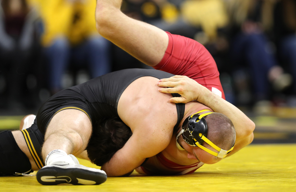 Iowa's Alex Marinelli wrestles Indiana's Dillon Hoey at 165 pounds Friday, February 15, 2019 at Carver-Hawkeye Arena. (Brian Ray/hawkeyesports.com)