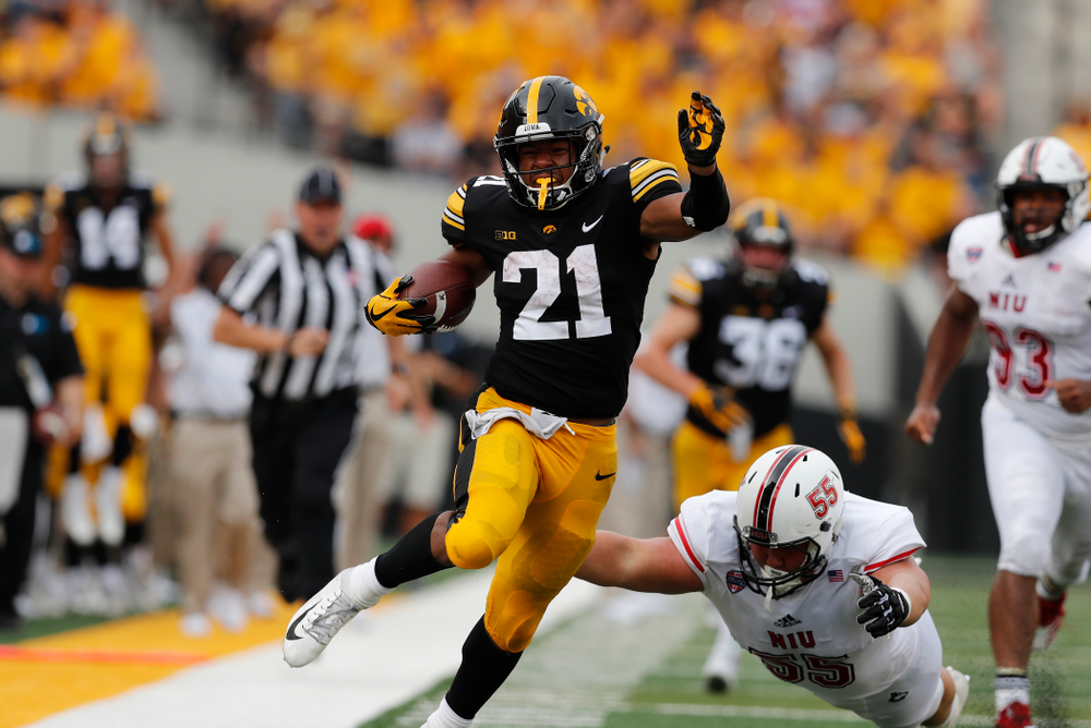 Iowa Hawkeyes running back Ivory Kelly-Martin (21) against the Northern Illinois Huskies Saturday, September 1, 2018 at Kinnick Stadium. (Brian Ray/hawkeyesports.com)