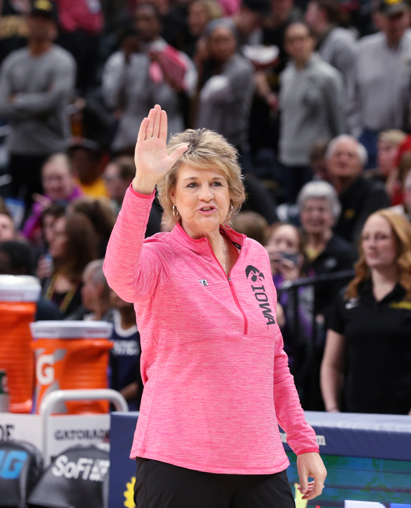 Iowa Hawkeyes head coach Lisa Bluder against the Rutgers Scarlet Knights in the semi-finals of the Big Ten Tournament Saturday, March 9, 2019 at Bankers Life Fieldhouse in Indianapolis, Ind. (Brian Ray/hawkeyesports.com)