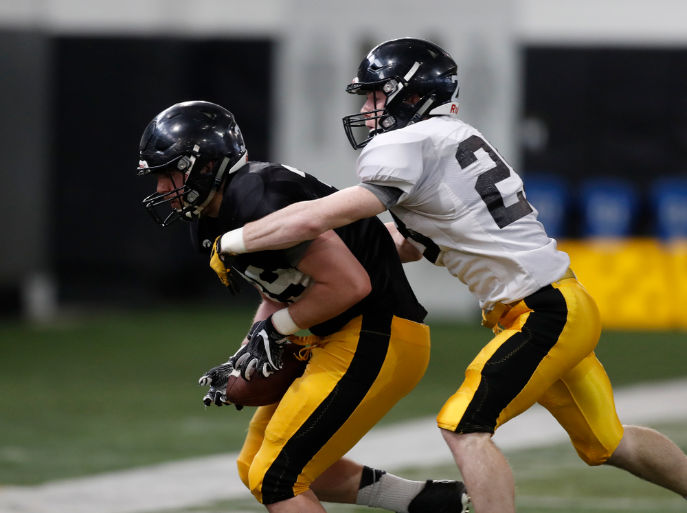Iowa Hawkeyes tight end Nate Wieting (39) during spring practice Wednesday, March 28, 2018 at the Hansen Football Performance Center. (Brian Ray/hawkeyesports.com)
