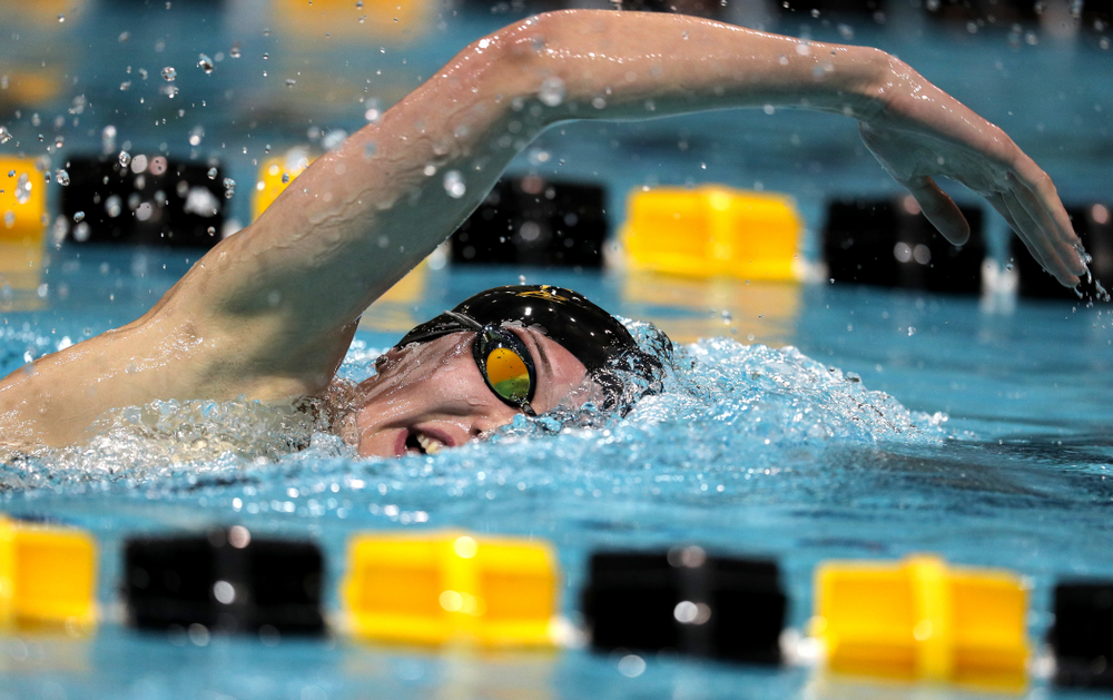 Iowa's Allyssa Fluit swims the 500-yard freestyle against the Iowa State Cyclones in the Iowa Corn Cy-Hawk Series Friday, December 7, 2018 at at the Campus Recreation and Wellness Center. (Brian Ray/hawkeyesports.com)