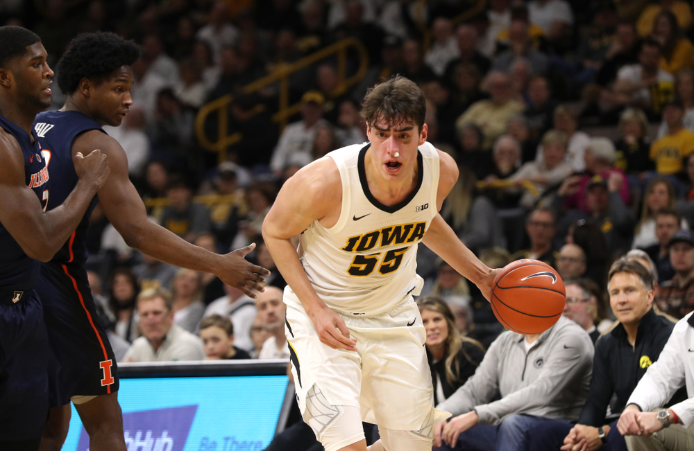 Iowa Hawkeyes forward Luka Garza (55) against the Illinois Fighting Illini Sunday, January 20, 2019 at Carver-Hawkeye Arena. (Brian Ray/hawkeyesports.com)