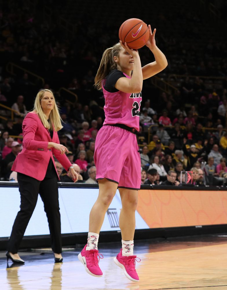 Iowa Hawkeyes guard Kathleen Doyle (22) against the seventh ranked Maryland Terrapins Sunday, February 17, 2019 at Carver-Hawkeye Arena. (Brian Ray/hawkeyesports.com)