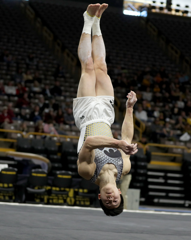 Iowa’s Bennet Huang competes on the floor against UIC and Minnesota Saturday, February 1, 2020 at Carver-Hawkeye Arena. (Brian Ray/hawkeyesports.com)