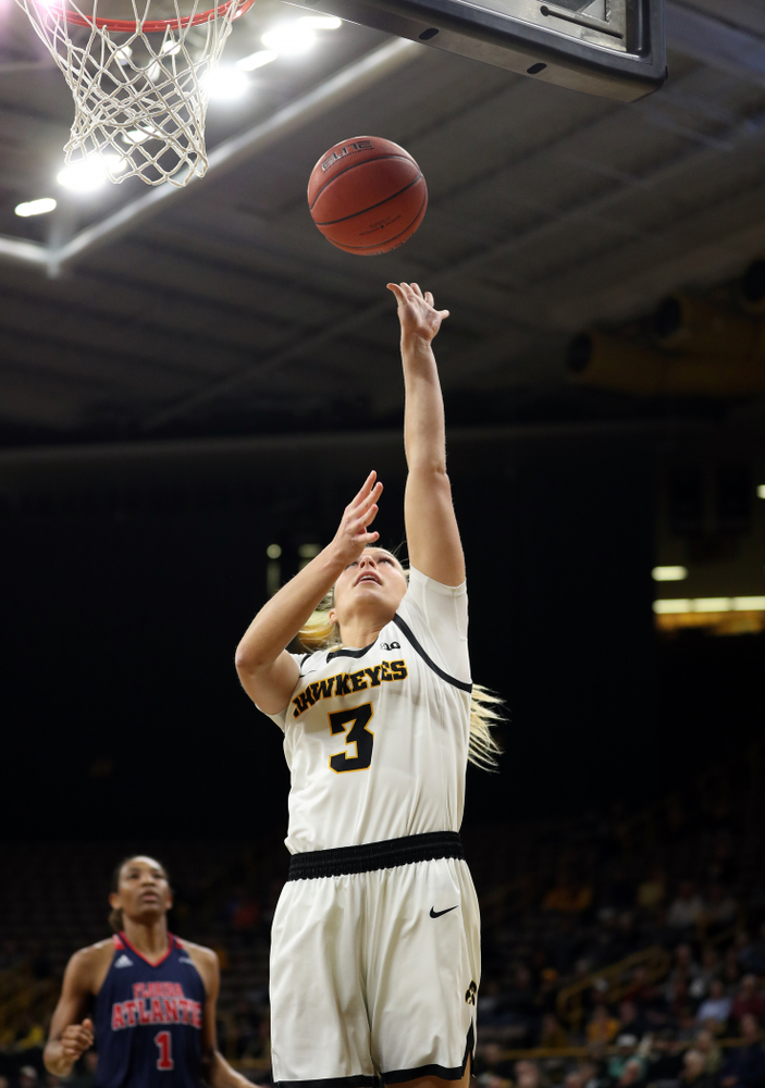 Iowa Hawkeyes guard Makenzie Meyer (3) against Florida Atlantic University Thursday, November 7, 2019 at Carver-Hawkeye Arena. (Brian Ray/hawkeyesports.com)