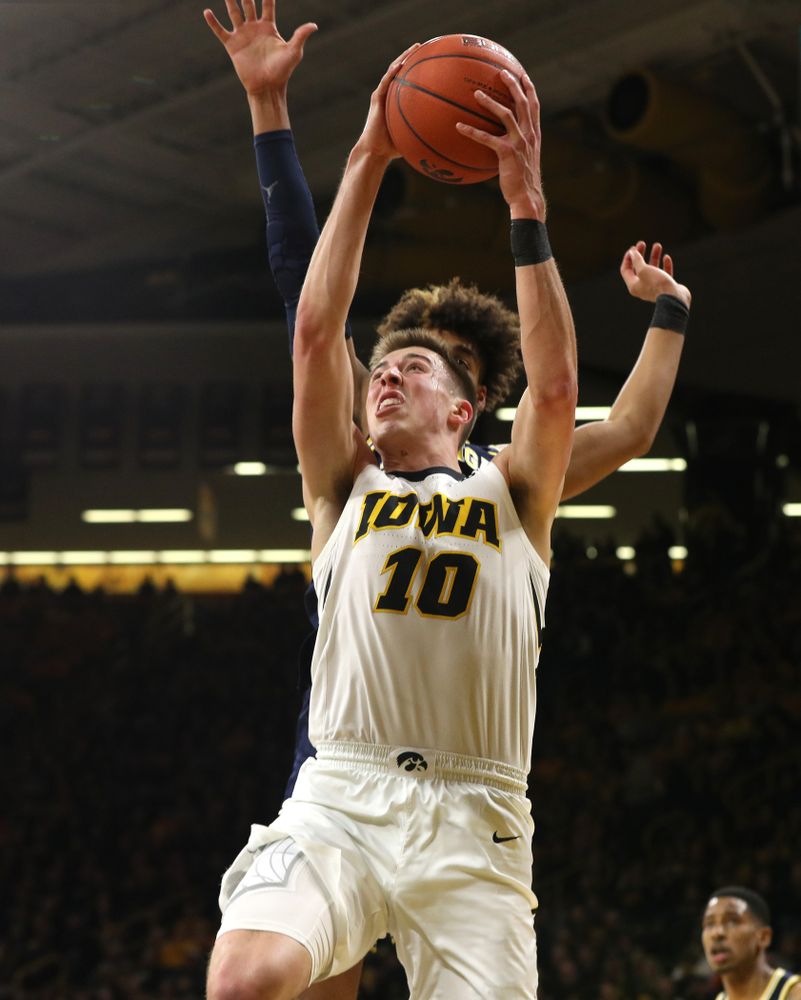 Iowa Hawkeyes guard Joe Wieskamp (10) against the Michigan Wolverines Friday, February 1, 2019 at Carver-Hawkeye Arena. (Brian Ray/hawkeyesports.com)