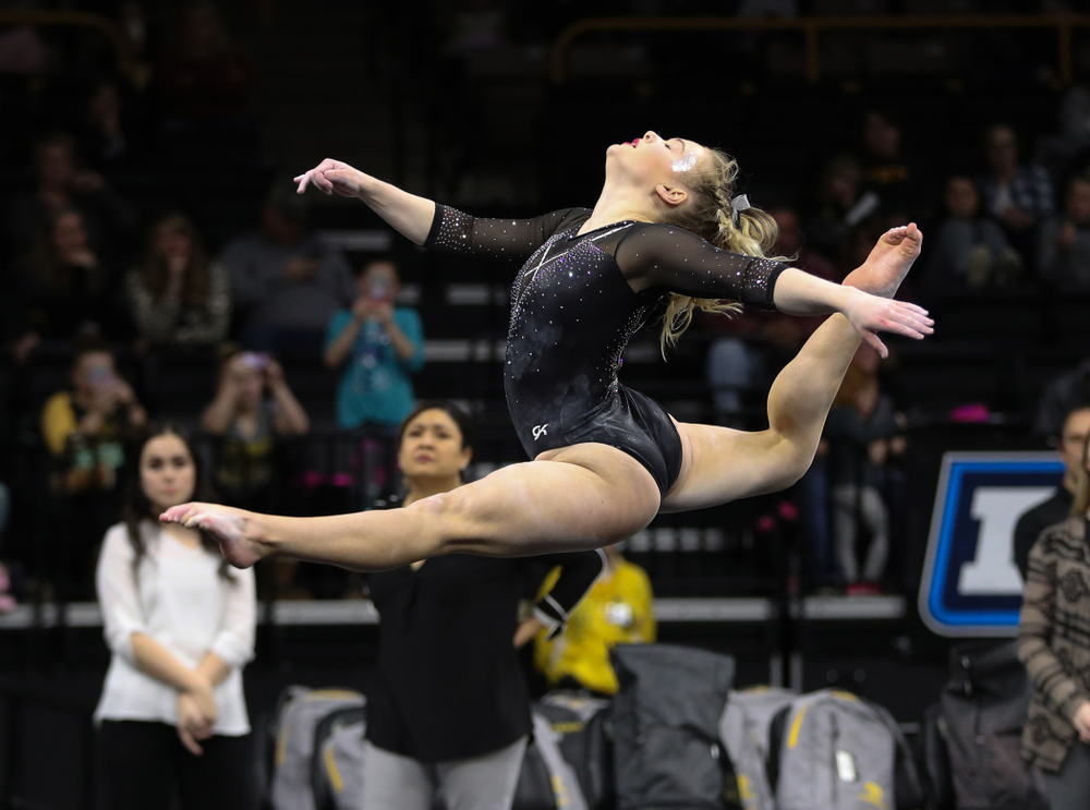 Iowa's Charlotte Sullivan competes on the floor against Illinois Saturday, February 16, 2019 at Carver-Hawkeye Arena. (Brian Ray/hawkeyesports.com)