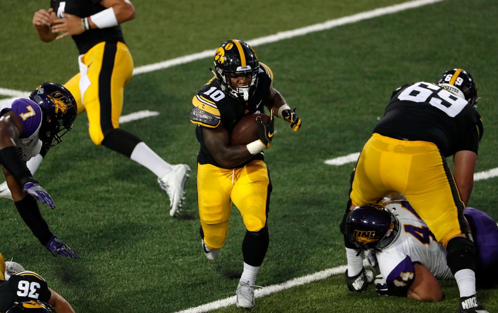 Iowa Hawkeyes running back Mekhi Sargent (10) against the Northern Iowa Panthers Saturday, September 15, 2018 at Kinnick Stadium. (Brian Ray/hawkeyesports.com)