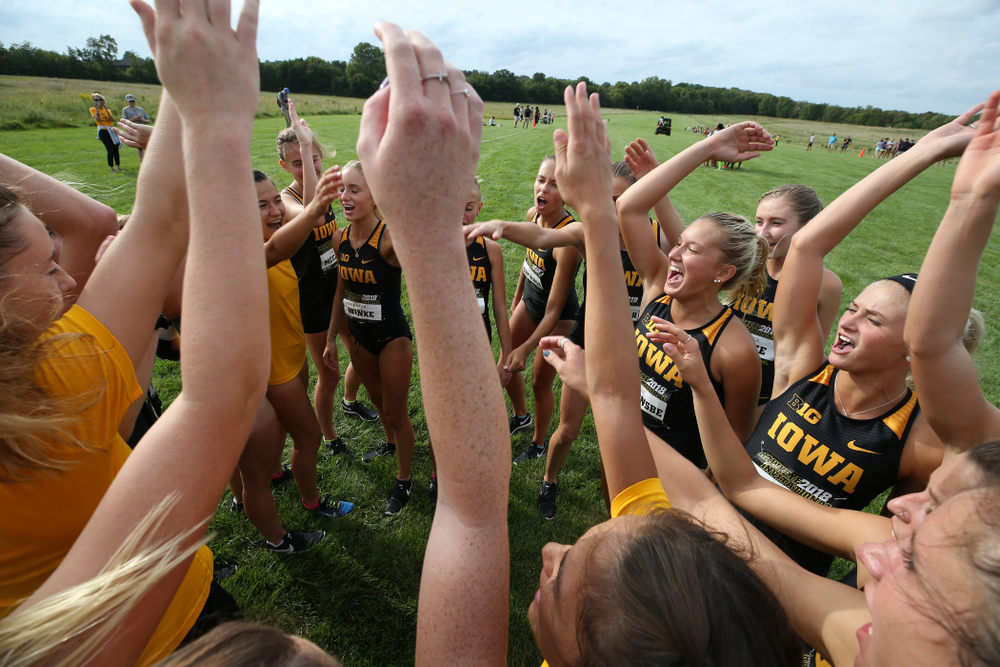 The Iowa Hawkeyes during the Hawkeye Invitational Friday, August 31, 2018 at the Ashton Cross Country Course. (Brian Ray/hawkeyesports.com)