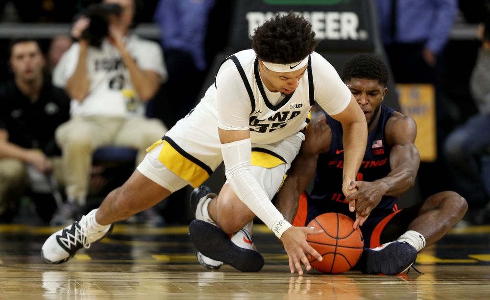 Iowa Hawkeyes forward Cordell Pemsl (35) against the Illinois Fighting Illini Sunday, February 2, 2020 at Carver-Hawkeye Arena. (Brian Ray/hawkeyesports.com)