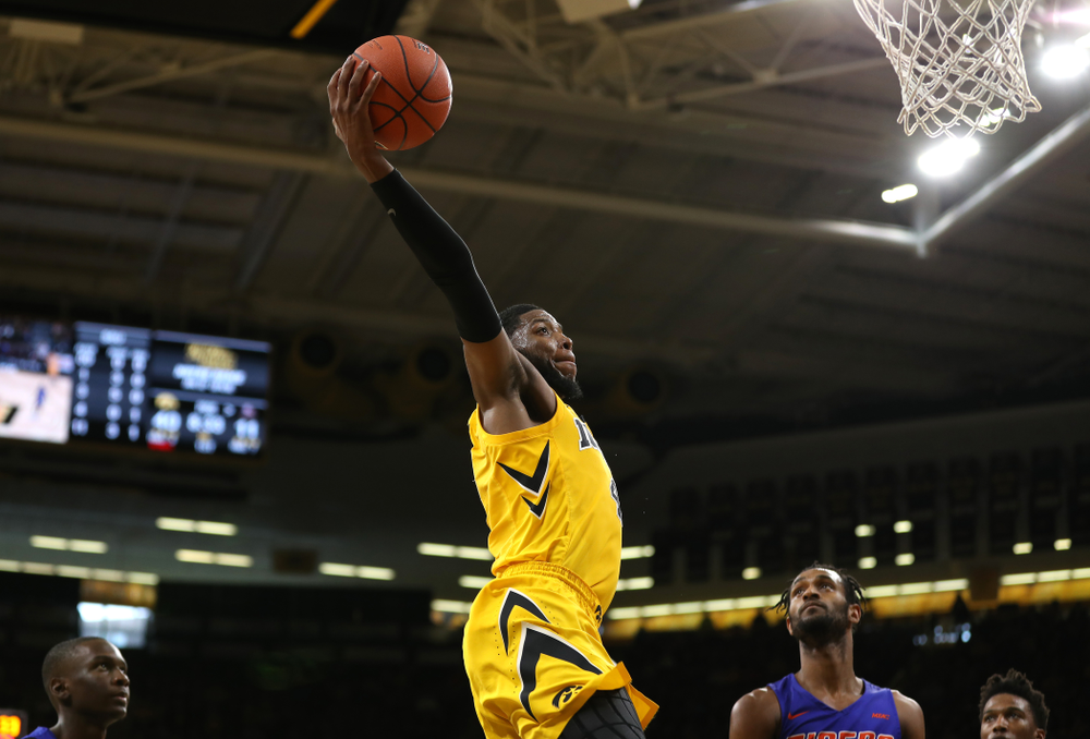 Iowa Hawkeyes guard Isaiah Moss (4) against the Savannah State Tigers Saturday, December 22, 2018 at Carver-Hawkeye Arena. (Brian Ray/hawkeyesports.com)