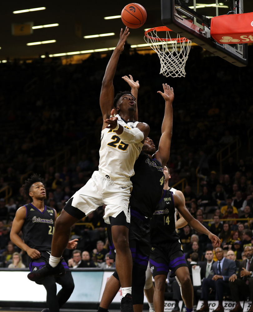 Iowa Hawkeyes forward Tyler Cook (25) against the Western Carolina Catamounts Tuesday, December 18, 2018 at Carver-Hawkeye Arena. (Brian Ray/hawkeyesports.com)