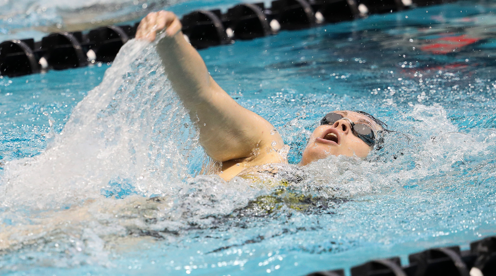 Iowa's Lexi Horner competes in the 400-yard individual medley during a meet against Michigan and Denver at the Campus Recreation and Wellness Center on November 3, 2018. (Tork Mason/hawkeyesports.com)