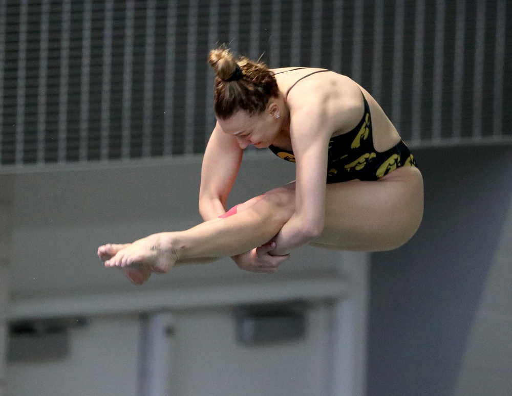 IowaÕs Samantha Tamborski competes on the 3 meter springboard against Notre Dame and Illinois Saturday, January 11, 2020 at the Campus Recreation and Wellness Center. (Brian Ray/hawkeyesports.com)
