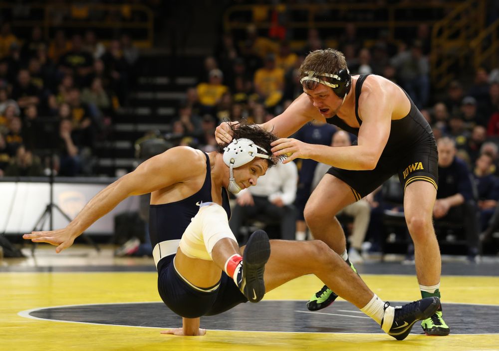 Iowa’s Jacob Warner wrestles Penn State’s Shakur Rasheed at 197 pounds Friday, January 31, 2020 at Carver-Hawkeye Arena. Warner won the match 4-2. (Brian Ray/hawkeyesports.com)