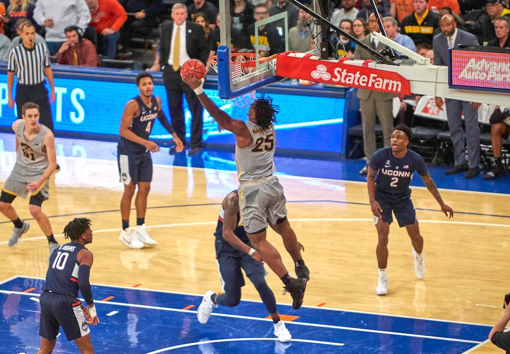 Iowa Hawkeyes forward Tyler Cook (25) against UConn in the Championship game of the 2K Empire Classic Friday, November 16, 2018 at Madison Square Garden in New York City. (Duncan H.Williams/Freelance)