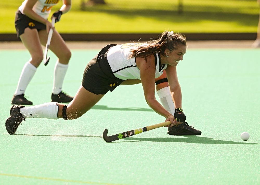 Iowa’s Anthe Nijziel (6) lines up a shot during the third quarter of their game at Grant Field in Iowa City on Friday, Sep 13, 2019. (Stephen Mally/hawkeyesports.com)