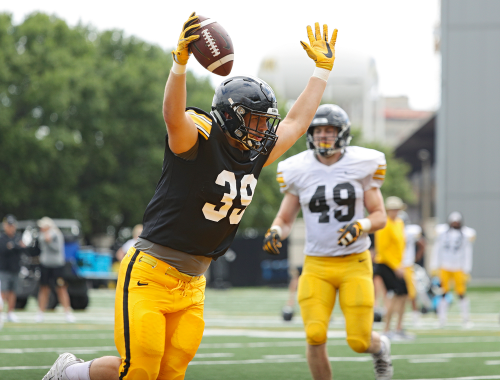 Iowa Hawkeyes tight end Nate Wieting (39) scores a touchdown during Fall Camp Practice No. 11 at the Hansen Football Performance Center in Iowa City on Wednesday, Aug 14, 2019. (Stephen Mally/hawkeyesports.com)