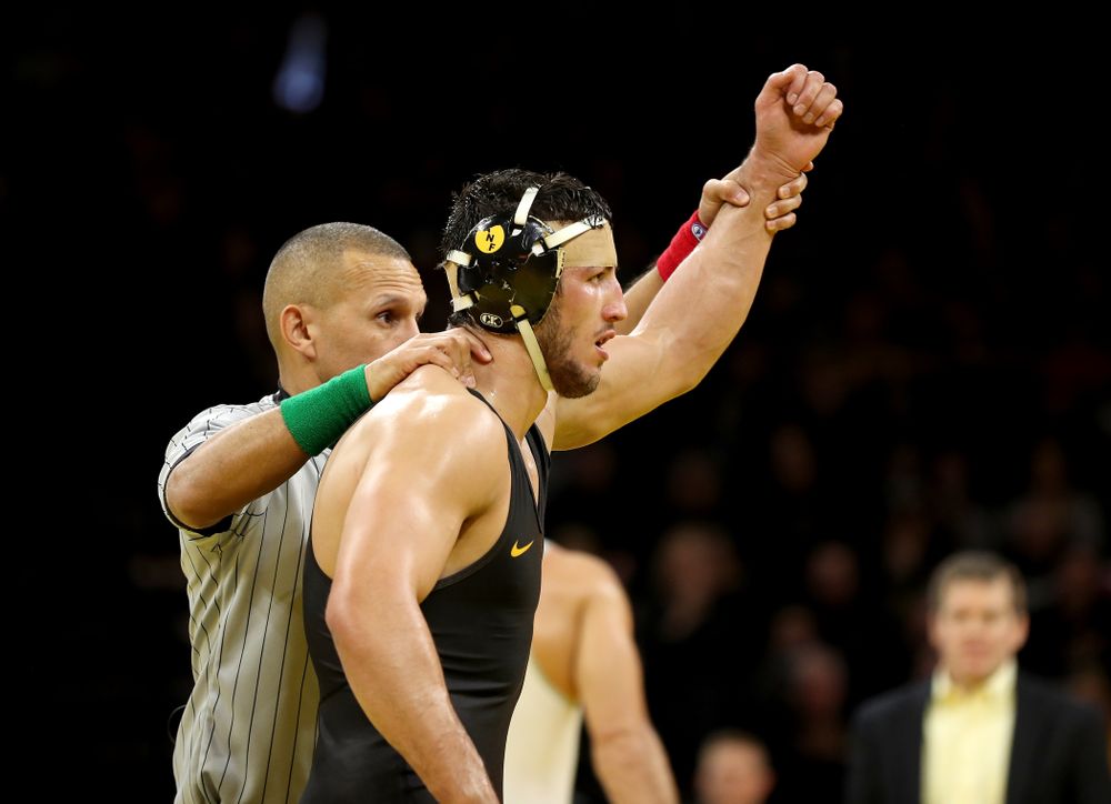 Iowa’s Michael Kemerer wrestles Ohio State’s Kaleb Romero at 174 pounds Friday, January 24, 2020 at Carver-Hawkeye Arena. Kemerer won the match 7-1. (Brian Ray/hawkeyesports.com)