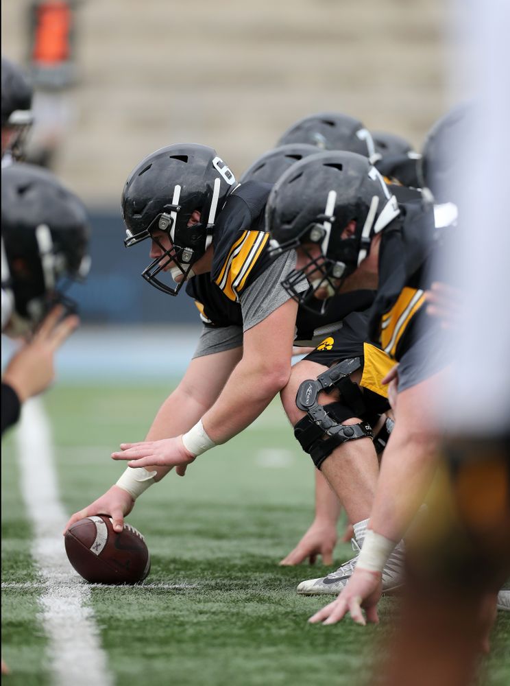 Iowa Hawkeyes offensive lineman Tyler Linderbaum (65) during practice Sunday, December 22, 2019 at Mesa College in San Diego. (Brian Ray/hawkeyesports.com)