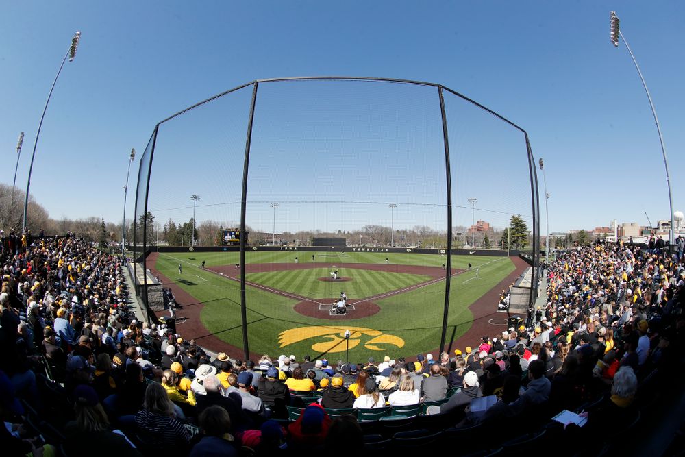 Fans watch as the Iowa Hawkeyes face off against Michigan in front of a standing room only crowd Saturday, April 28, 2018 at Duane Banks Field (Brian Ray/hawkeyesports.com)