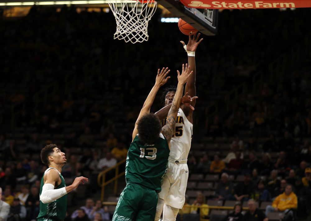 Iowa Hawkeyes forward Tyler Cook (25) against UW Green Bay Sunday, November 11, 2018 at Carver-Hawkeye Arena. (Brian Ray/hawkeyesports.com)