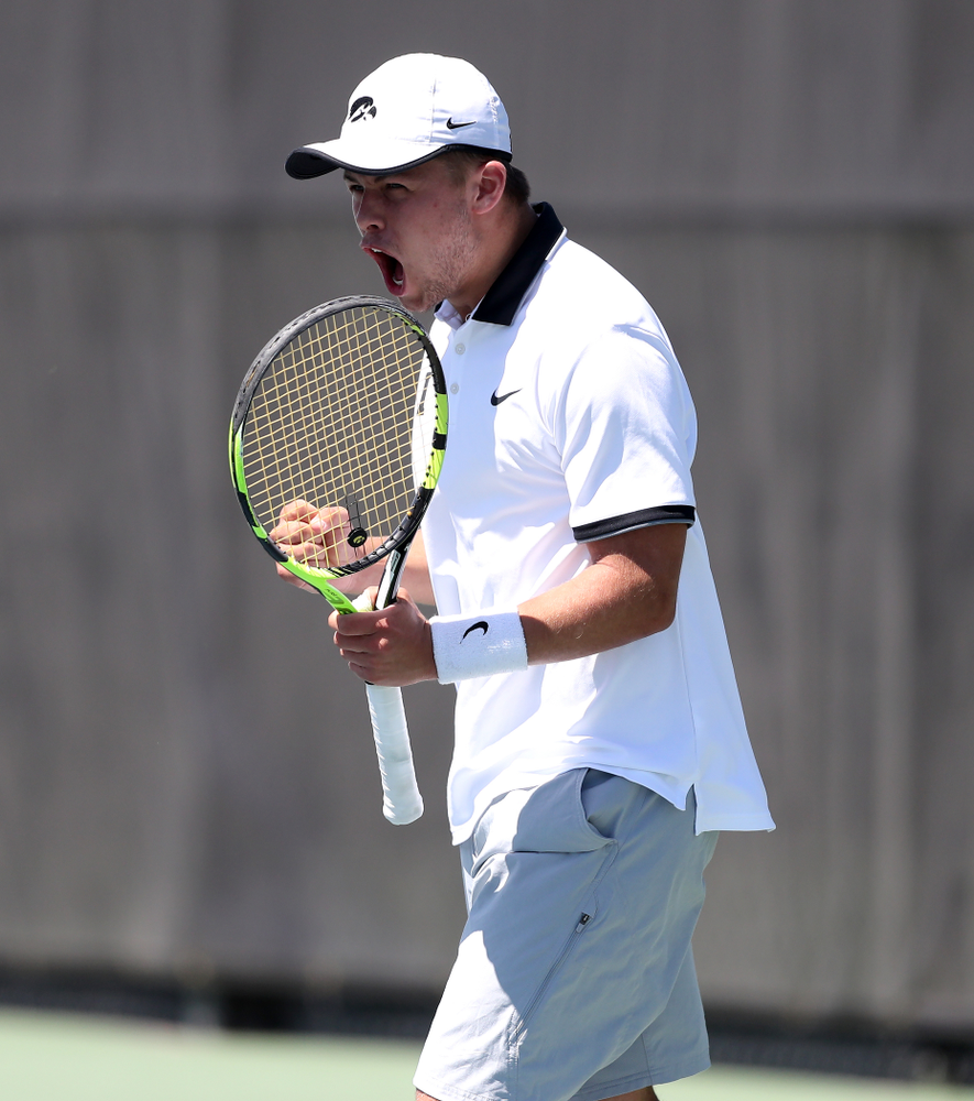 IowaÕs Will Davies against the Michigan Wolverines Sunday, April 21, 2019 at the Hawkeye Tennis and Recreation Complex. (Brian Ray/hawkeyesports.com)