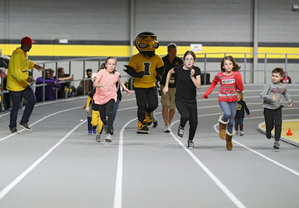 The Herky Kid’s Race during the Jimmy Grant Invitational at the Recreation Building in Iowa City on Saturday, December 14, 2019. (Stephen Mally/hawkeyesports.com)