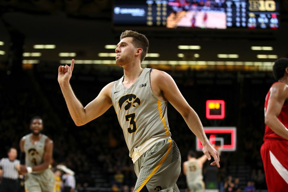 Iowa Hawkeyes guard Jordan Bohannon (3) against the Nebraska Cornhuskers Sunday, January 6, 2019 at Carver-Hawkeye Arena. (Brian Ray/hawkeyesports.com)