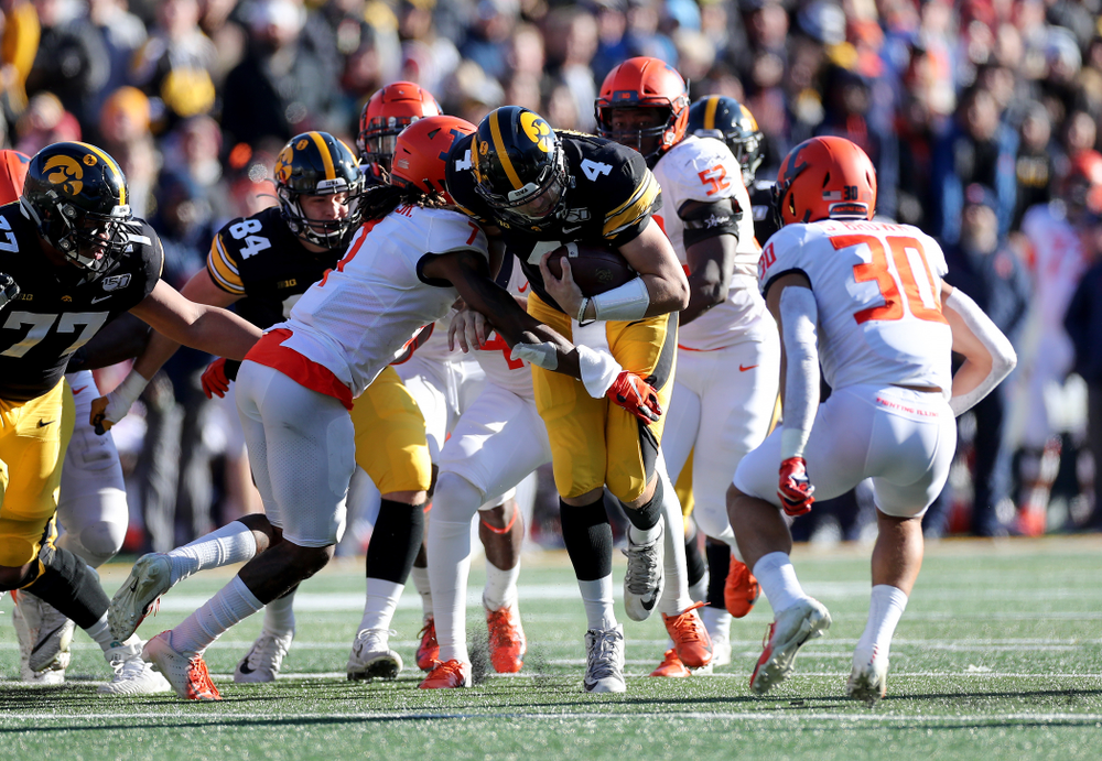 Iowa Hawkeyes quarterback Nate Stanley (4) against the Illinois Fighting Illini Saturday, November 23, 2019 at Kinnick Stadium. (Brian Ray/hawkeyesports.com)