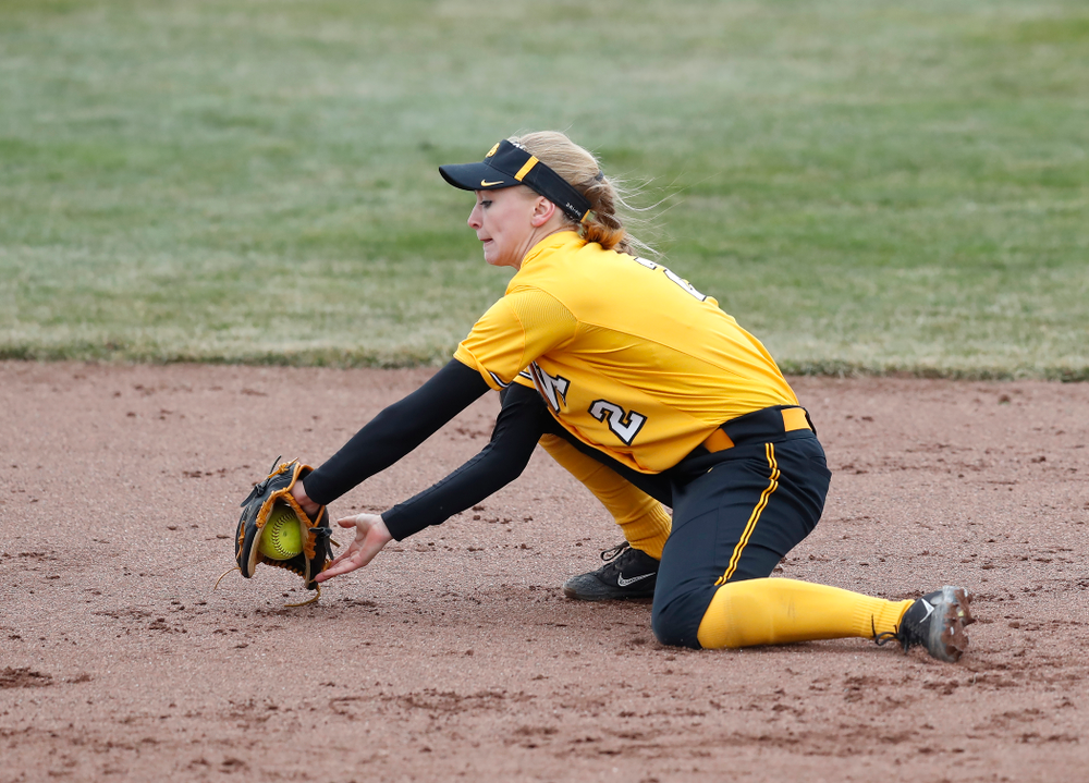 Iowa Hawkeyes infielder Aralee Bogar (2) against UW Green Bay Tuesday, March 27, 2018 at Bob Pearl Field. (Brian Ray/hawkeyesports.com)