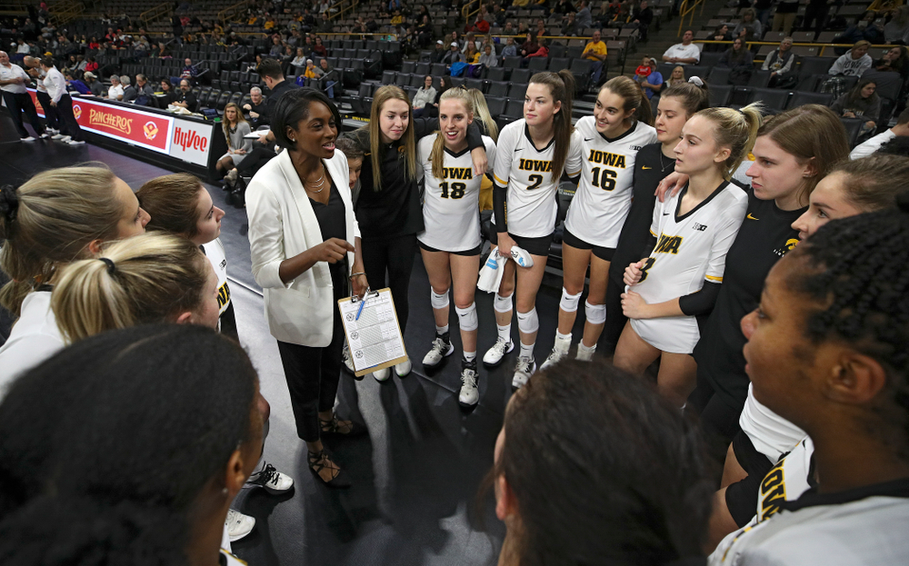 Iowa head coach Vicki Brown talks with her team before their match at Carver-Hawkeye Arena in Iowa City on Saturday, Nov 30, 2019. (Stephen Mally/hawkeyesports.com)